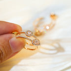 {
  "Dream": "CREOLES MY TWIN 2連 シルバーダイヤモンドピアス"
}
