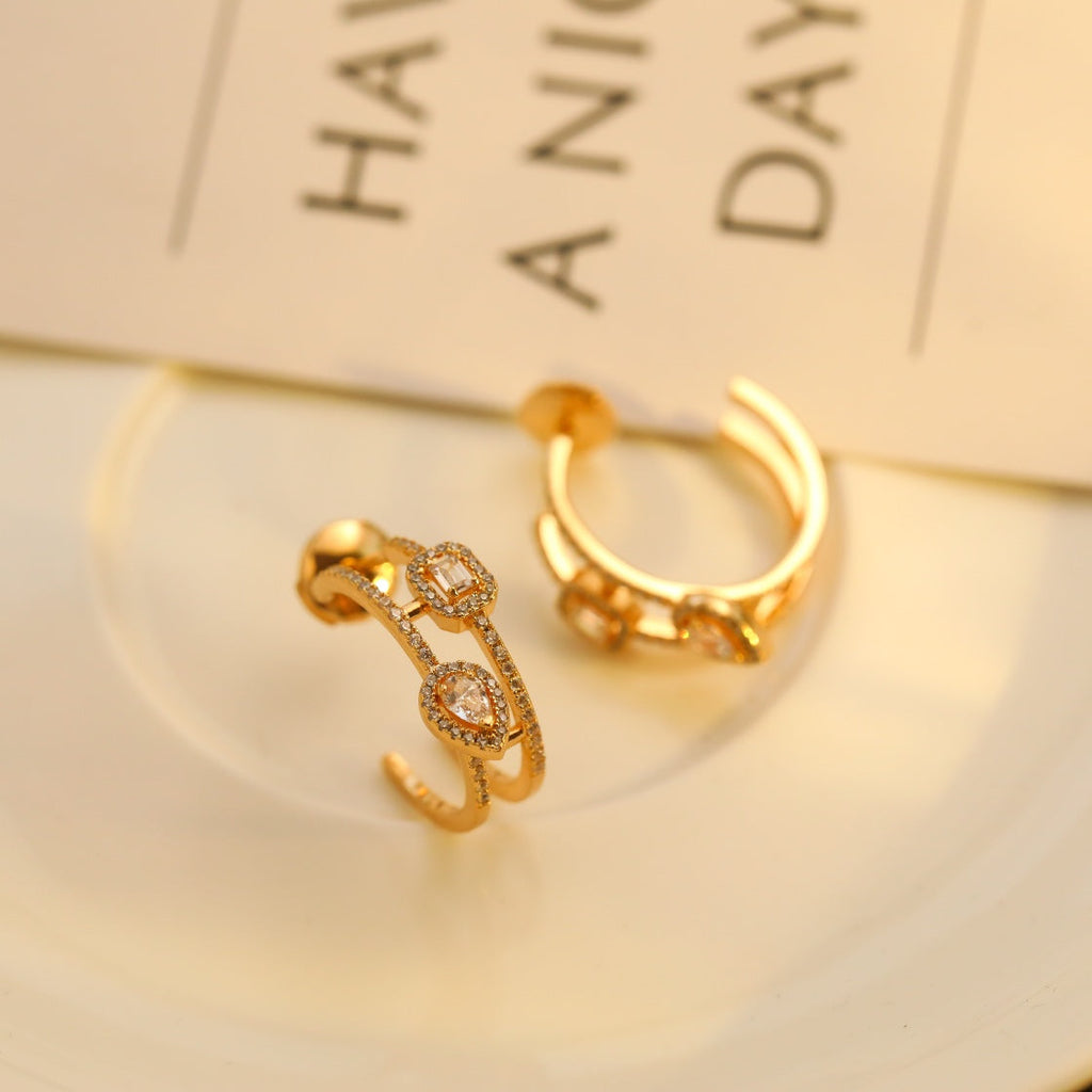 {
  "Dream": "CREOLES MY TWIN 2連 シルバーダイヤモンドピアス"
}