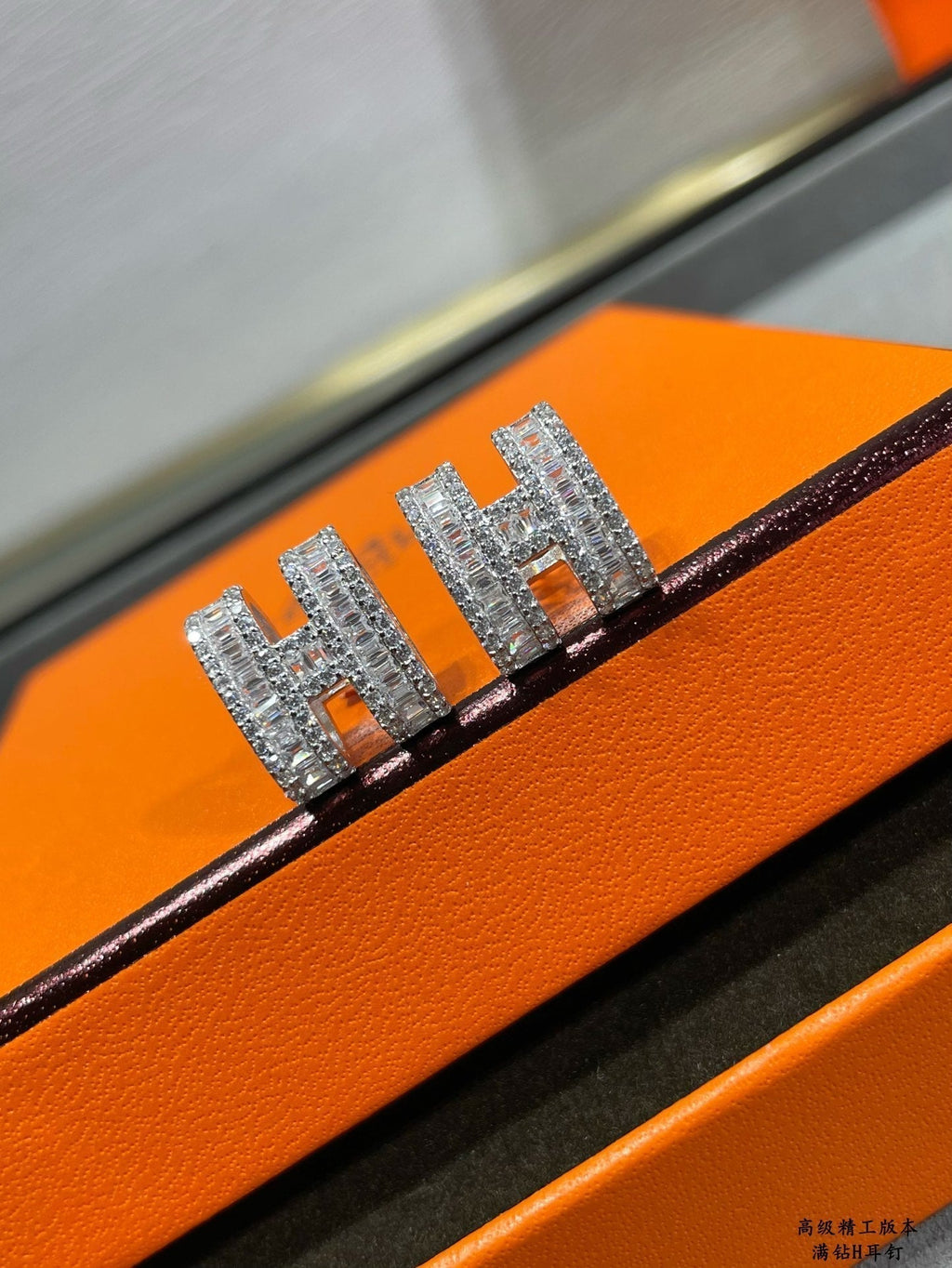 Dream H STUD EARRINGS WITH SILVER DIAMONDS