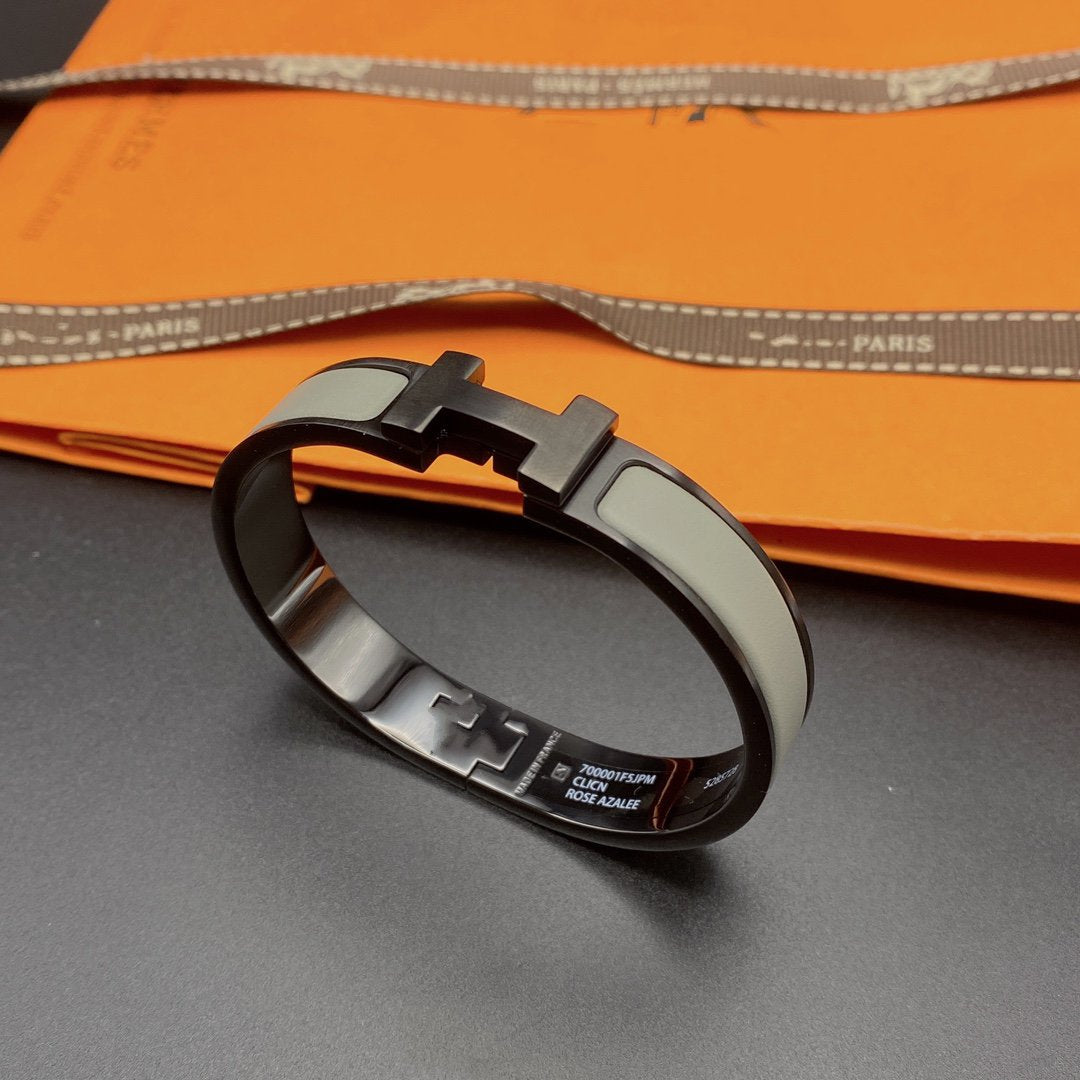 TRAUM CLIC HM SO SCHWARZ GRAUES ARMBAND
