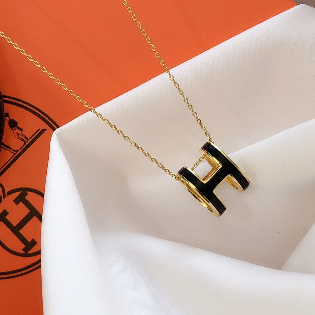 Dream HM CLIC BLACK ENAMEL GOLD NECKLACE