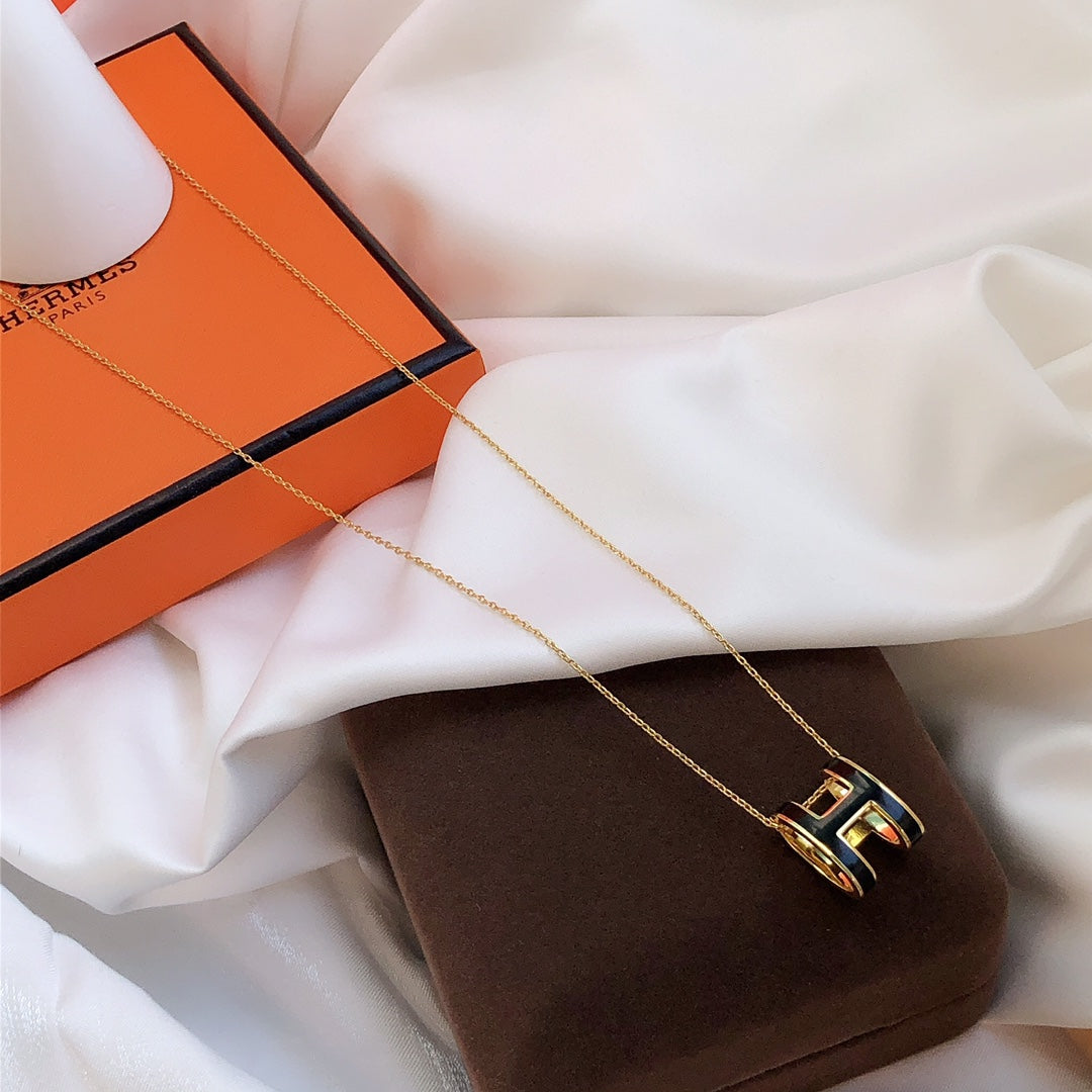 Dream HM CLIC BLACK ENAMEL GOLD NECKLACE