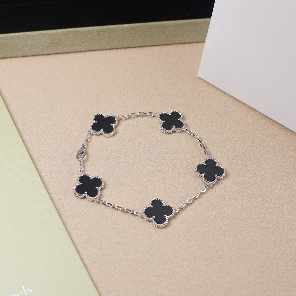 [Dream ]New CLOVER 5 MOTIF ONYXS BRACELET COLLECTION
