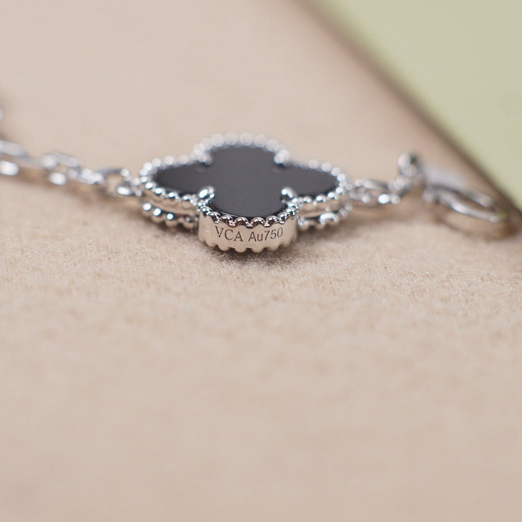 [Dream ]New CLOVER 5 MOTIF ONYXS BRACELET COLLECTION