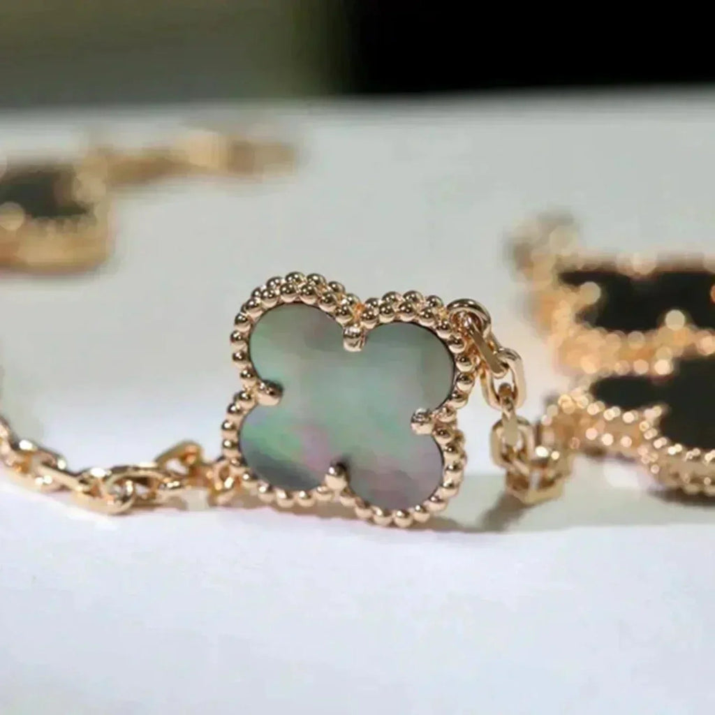 [Dream ]New CLOVER 5 MOTIF GRAY MOP BRACELET COLLECTION