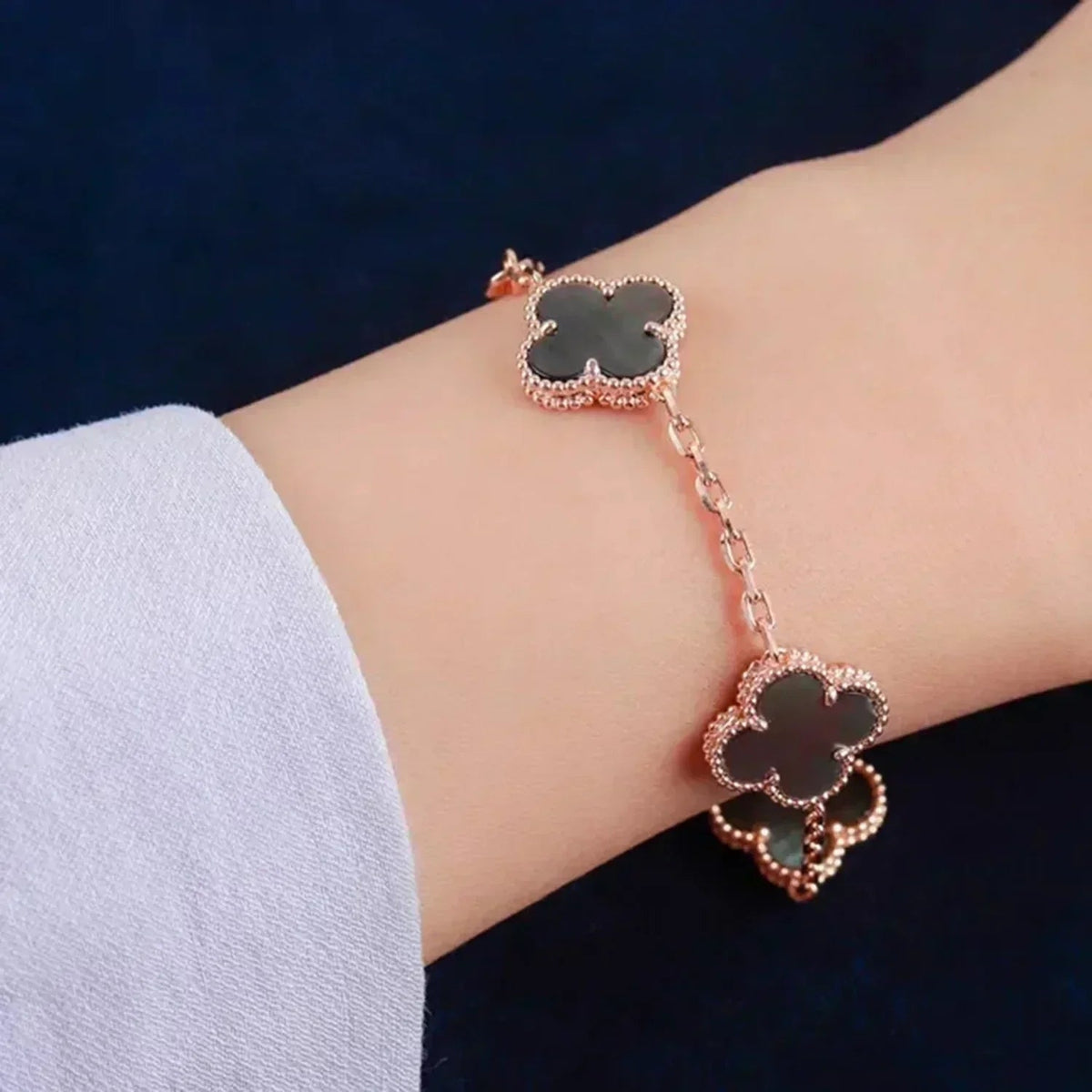 [Dream ]New CLOVER 5 MOTIF GRAY MOP BRACELET COLLECTION