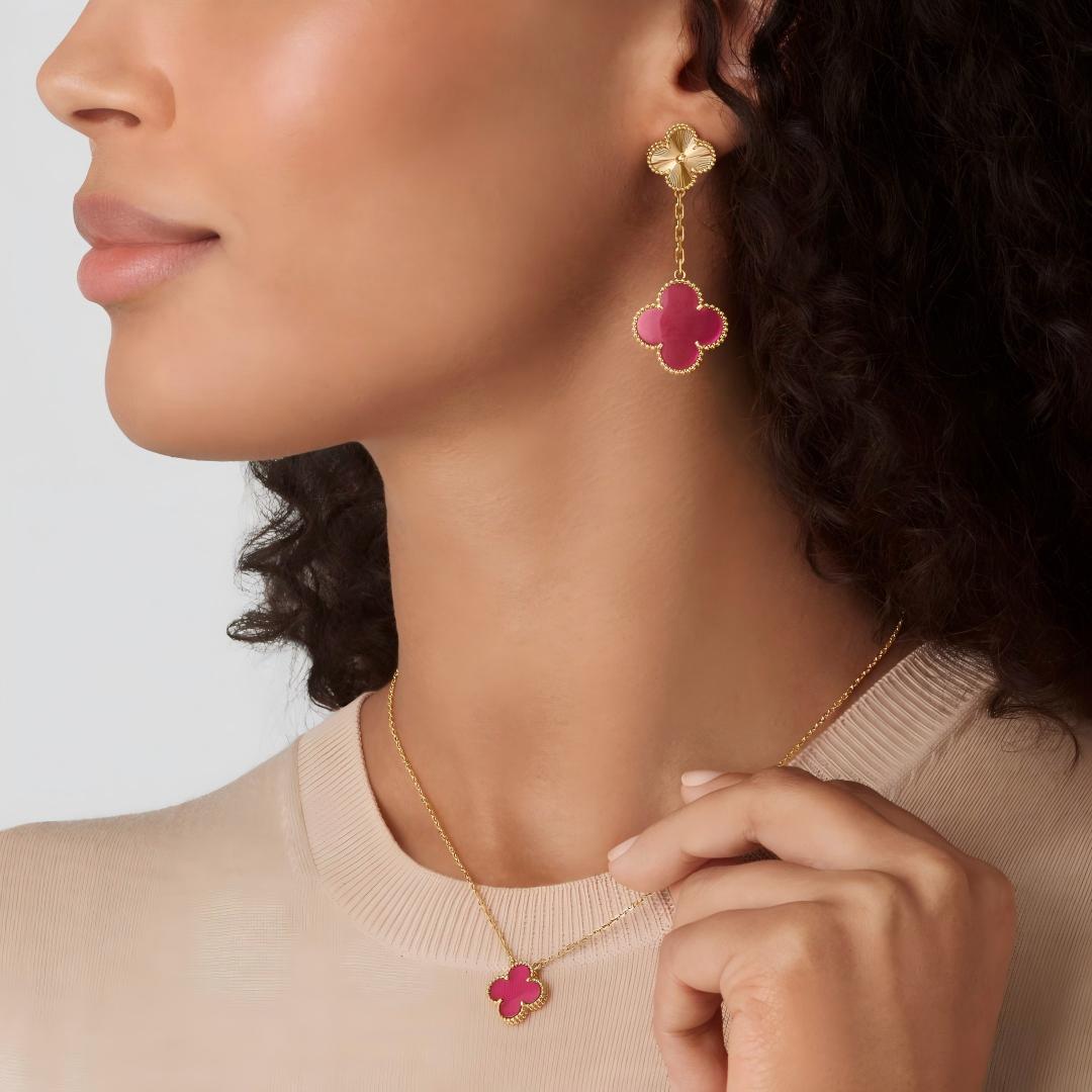 [Dream]NEW CLOVER 2 MOTIF PINK ENAMEL EARRINGS