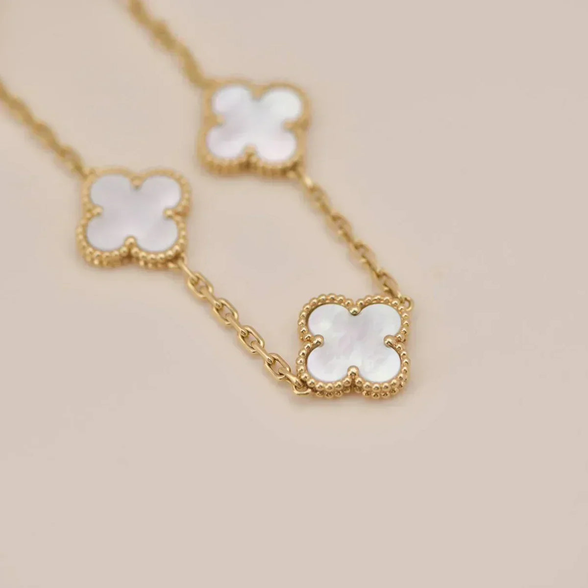 [Dream ]New CLOVER WHITE PEARL MOP 5 MOTIF BRACELET COLLECTION