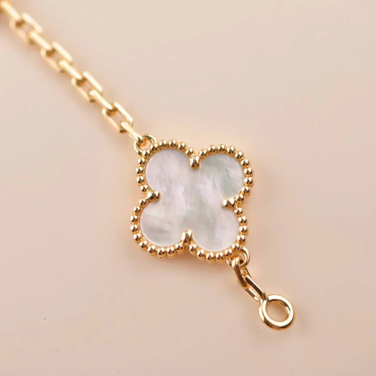[Dream ]New CLOVER WHITE PEARL MOP 5 MOTIF BRACELET COLLECTION