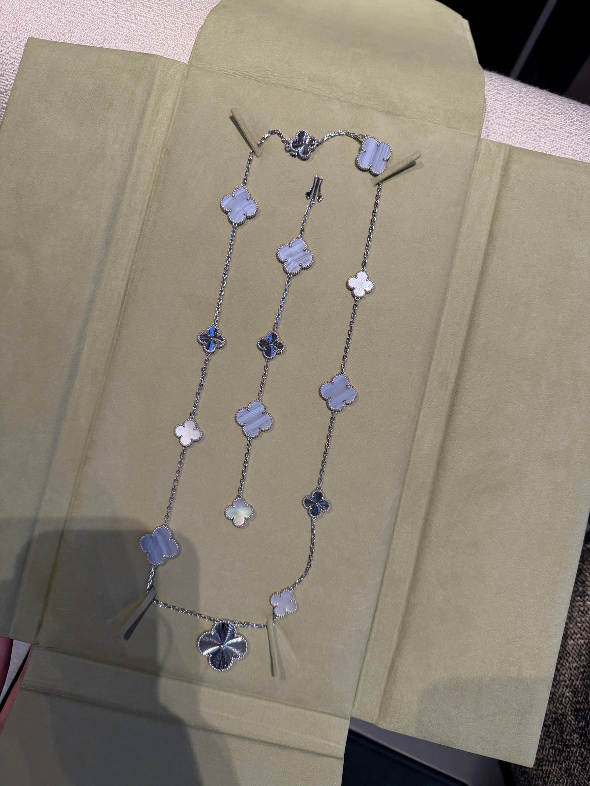 [Dream ] 25 NEW CLOVER 15 MOTIFS PURPLE CHALCEDONY