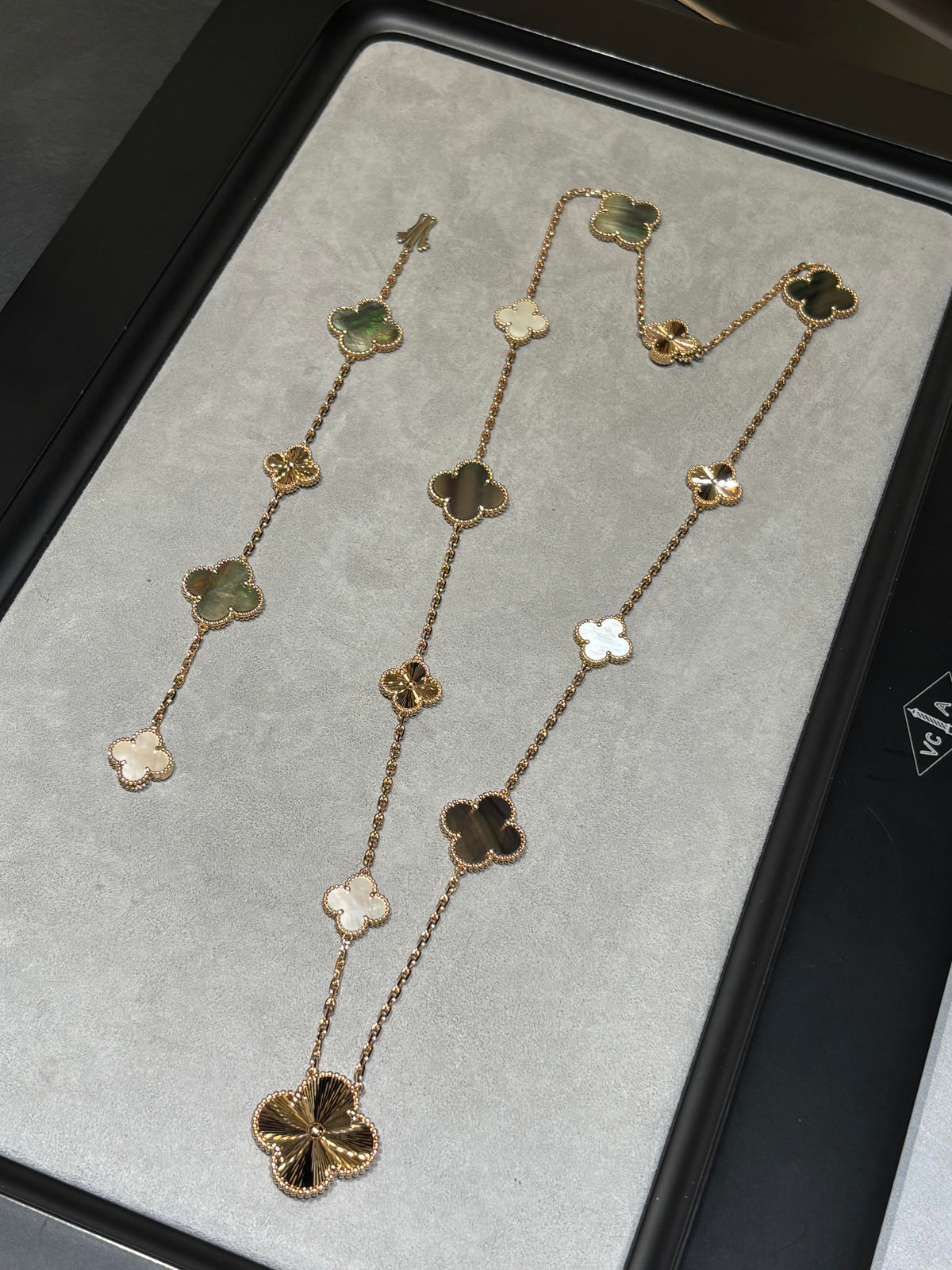 [Dream ] 25 NEW CLOVER 15 MOTIFS GRAY MOTHER-OF-PEARL
