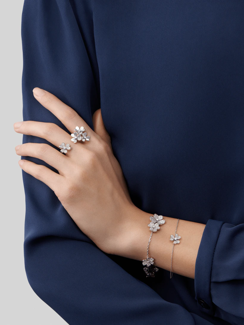 Dream FRIVOLE SILVER FLOWER DIAMOND BRACELET