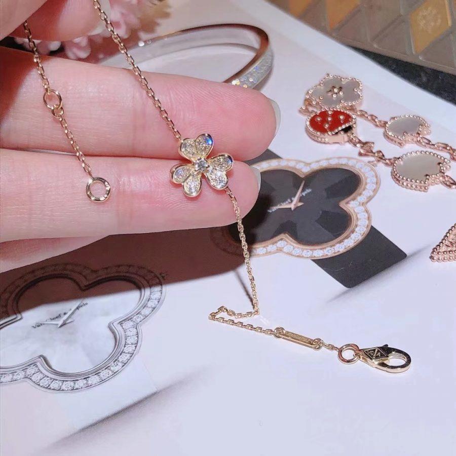 Dream FRIVOLE GOLD FLOWER DIAMOND BRACELET