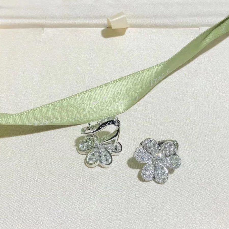 Dream FRIVOLE SILVER FLOWER DIAMOND EARRINGS