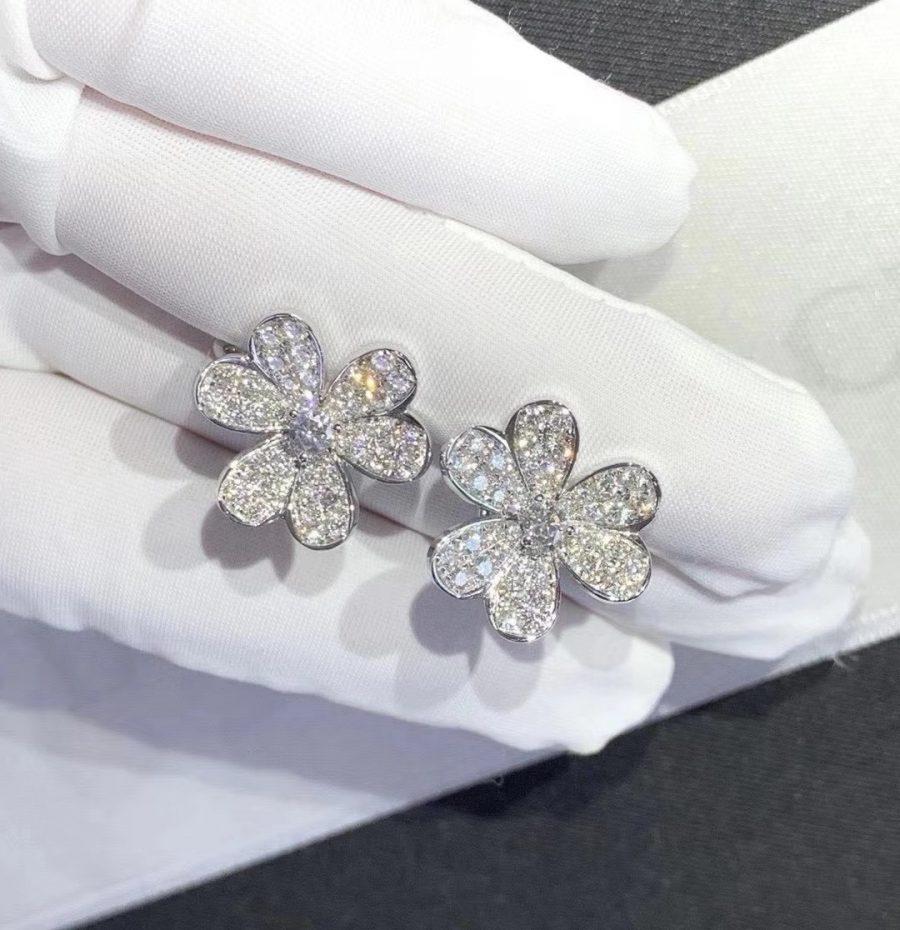 Dream FRIVOLE SILVER FLOWER DIAMOND EARRINGS