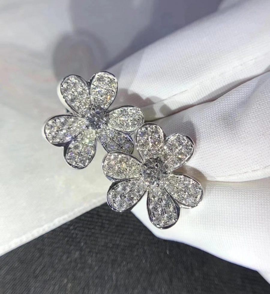 Dream FRIVOLE SILVER FLOWER DIAMOND EARRINGS