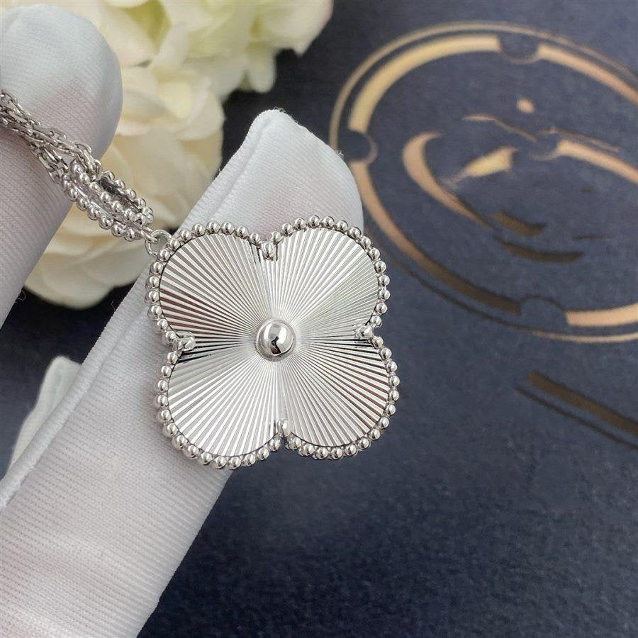 Dream CLOVER 25MM SILVER BIG CLOVER NECKLACE