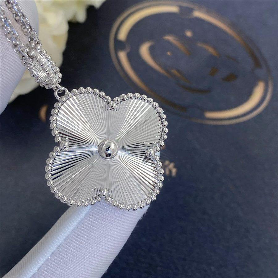 Dream CLOVER 25MM SILVER BIG CLOVER NECKLACE