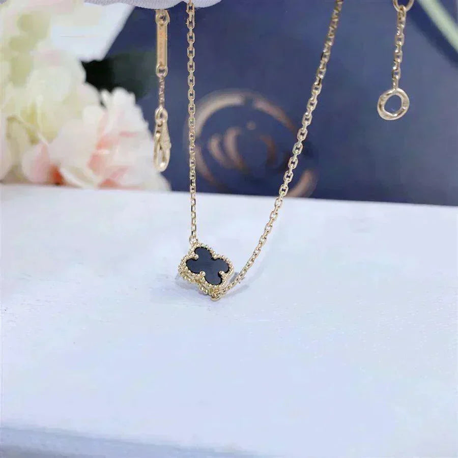 Dream CLOVER ONYX SINGLE FLOWER BRACELET