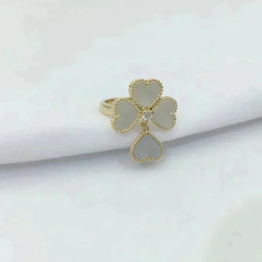 Dream SWEET CLOVER WHITE MOP RING