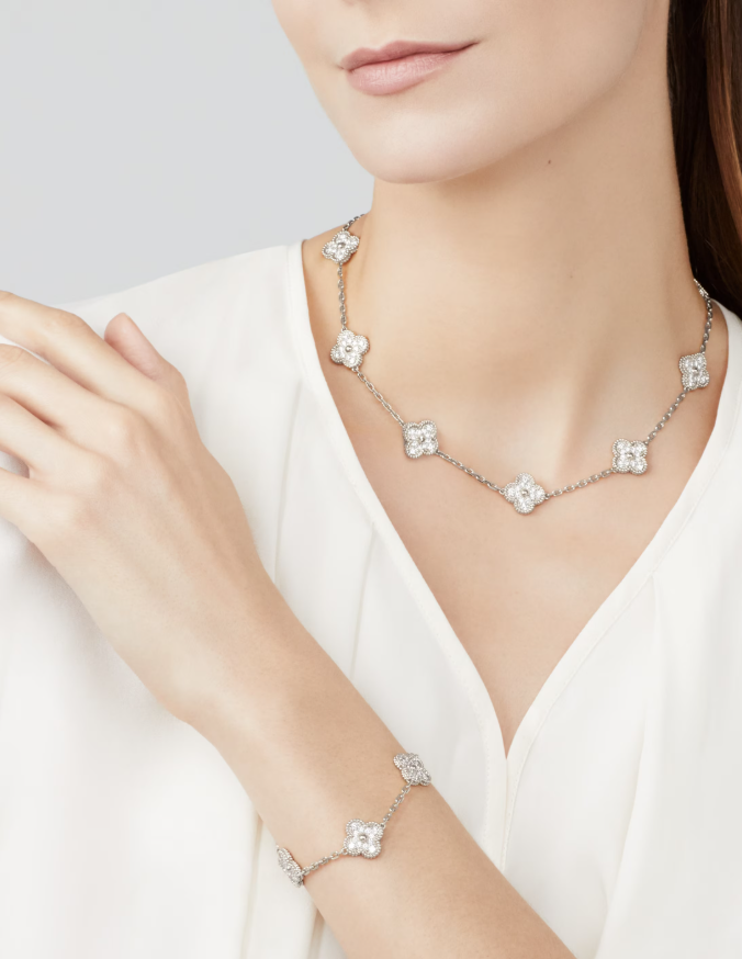 [Dream ]CLOVER 10 MOTIFS FULL DIAMOND NECKLACE