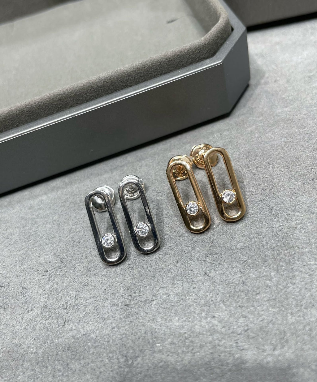 [Dream]MOVE UNO SMALL 1 DIAMOND EARRINGS
